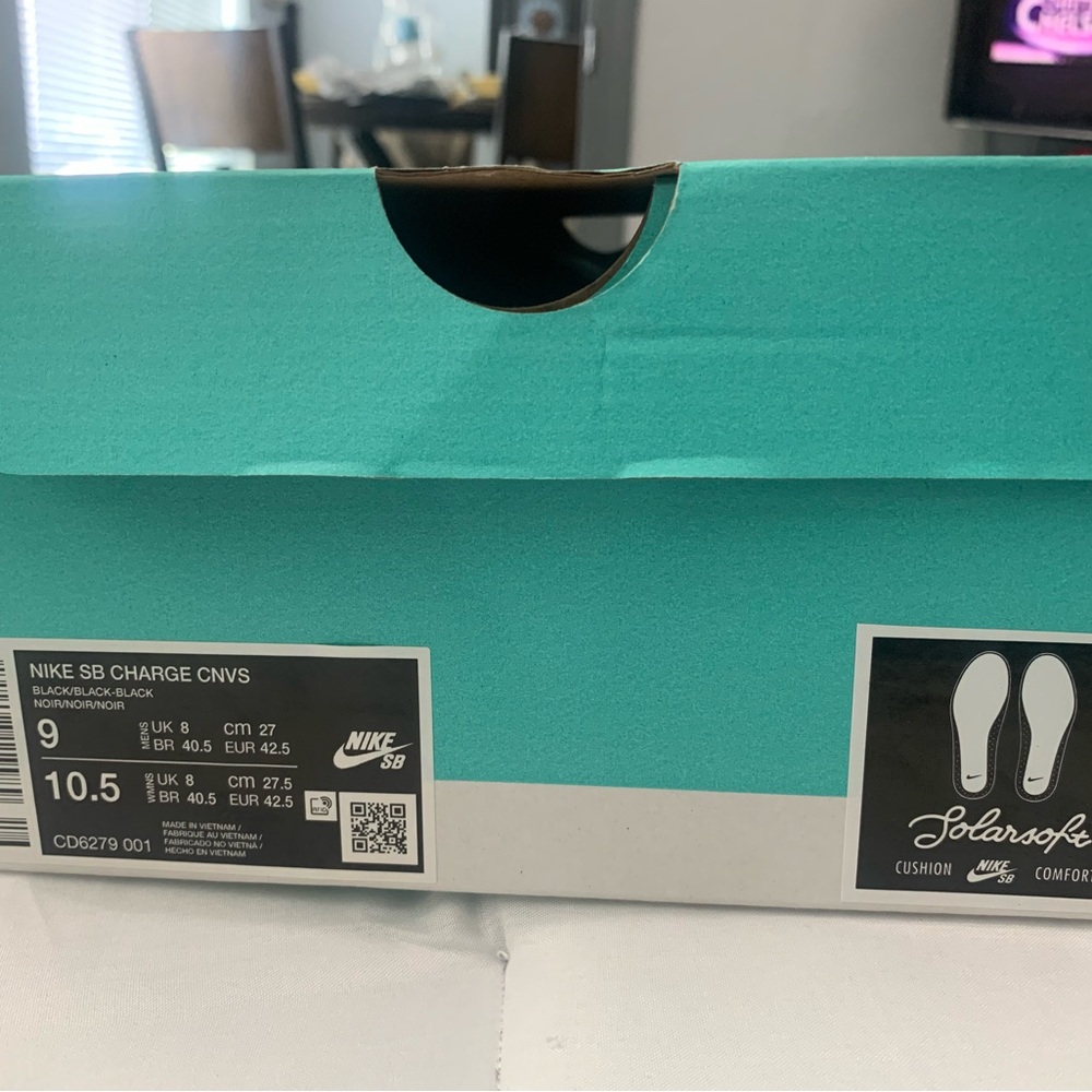 Nike SB Charge CNVS - Black and White